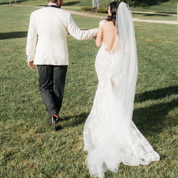 Spring 2019 Berta Wedding Dress - Picture 6 of 15